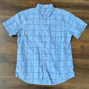 Izod Button Up Size Large Short Sleeve Shirt Blue Checkered Plaid Casual Light